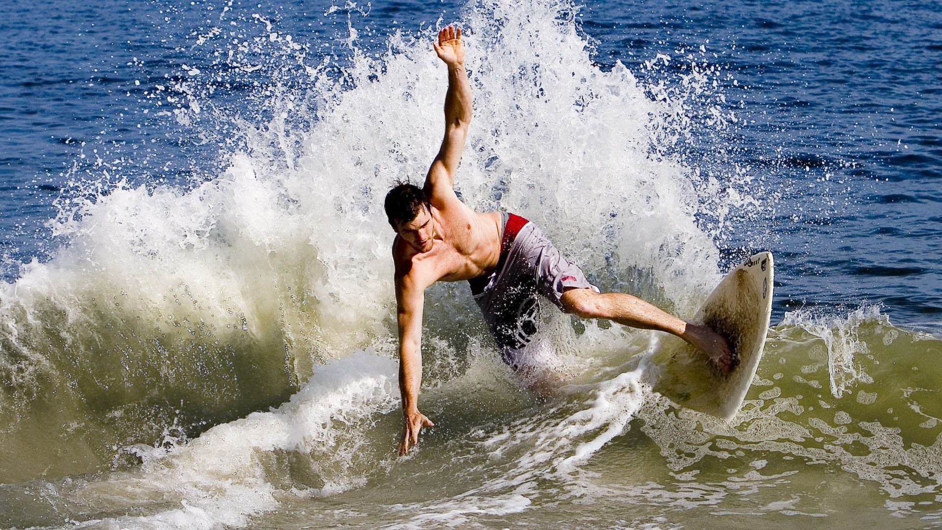 刷新纪录引爆全场！，巴特勒意外战胜巴黎圣日耳曼上演精彩一战